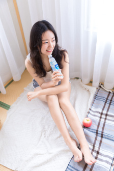 花蒂被吸得异常肿大